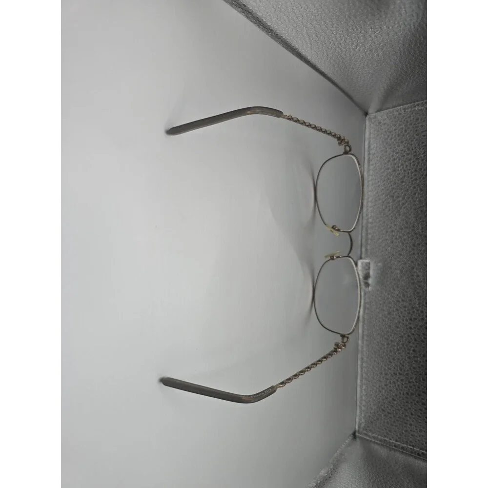 Hush Puppies Gold Tone Frame Eyeglasses Nose Pads Full Rim 52-17-130 Old Money